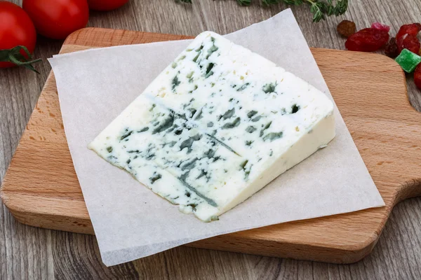 Шматочок блакитний сир — стокове фото