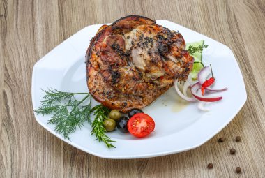 Kavrulmuş domuz diz