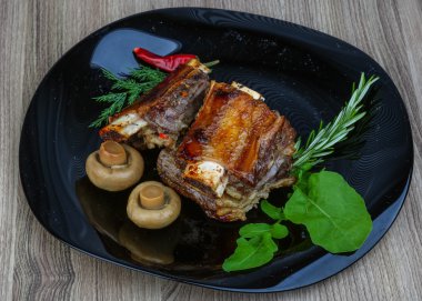 Kavrulmuş dana kaburga