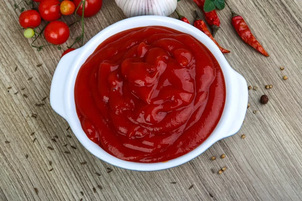 Bright Tomato ketchup — Stock Photo, Image