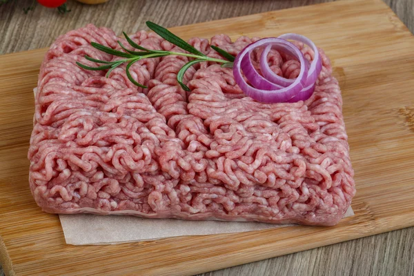 Rohes Schweinehackfleisch — Stockfoto