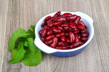 Barbunya fasulyesi kabın içinde