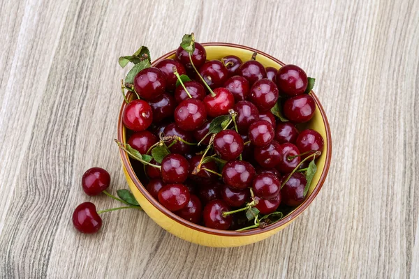 Frische reife Kirschen — Stockfoto