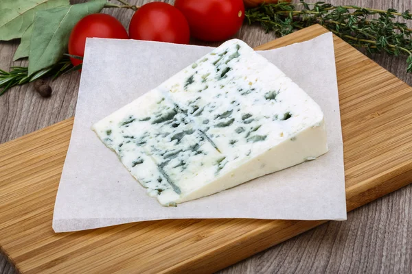 Formaggio blu alle erbe — Foto Stock