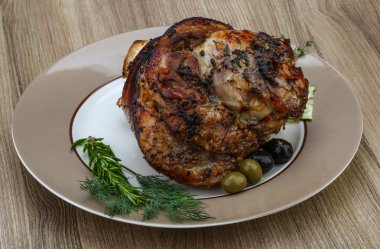 Kavrulmuş domuz diz