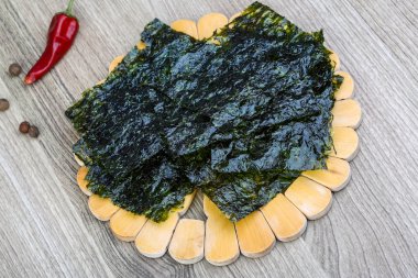 Nori deniz yosunu yaprak