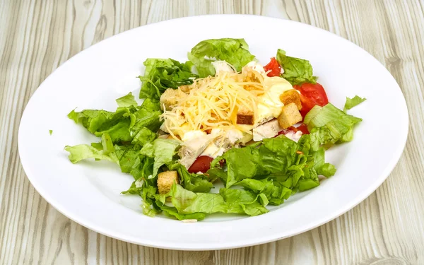 Salada Caesar com frango — Fotografia de Stock