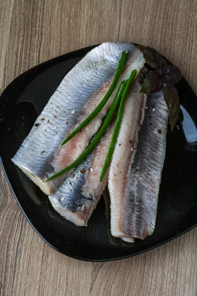 Filete de arenque con cebolla verde —  Fotos de Stock