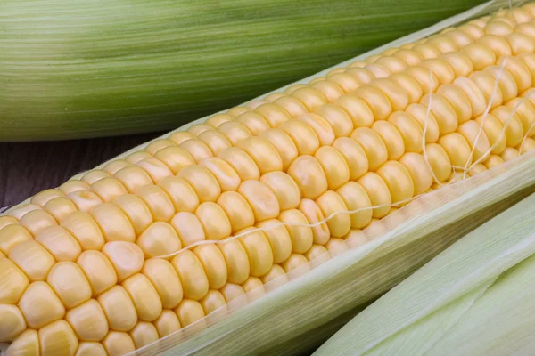 Sweet raw corn — Stock Photo, Image