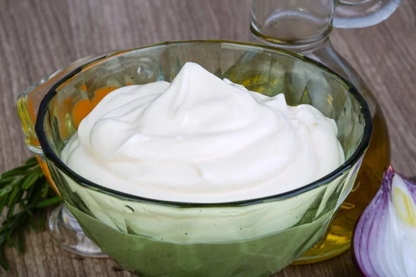 Salsa de mayonesa en el bowl —  Fotos de Stock