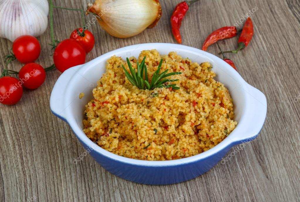 Cuisine arabe traditionnelle Couscous image libre de droit par AndreySt