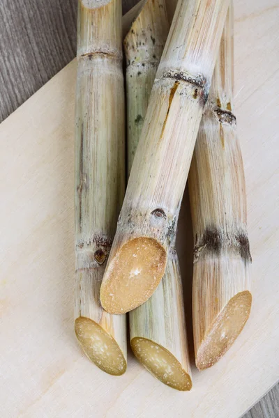 Olgun şeker çubukları