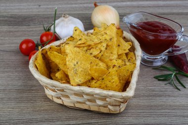 Soslu cips.
