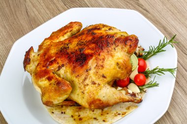 Kabın içinde ızgara tavuk