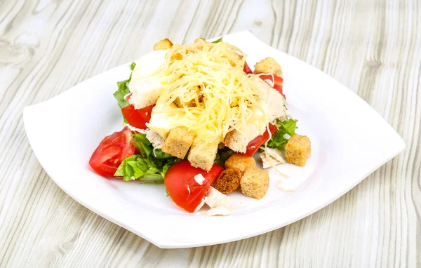 Ensalada de César con pollo —  Fotos de Stock