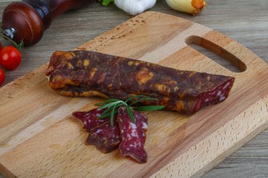 Salam sosis rosemary ile