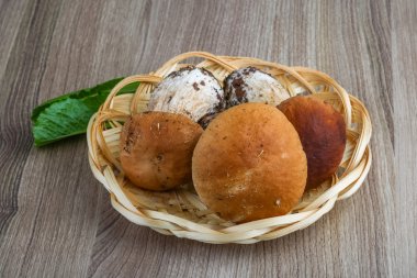 Yabani mantar çörek