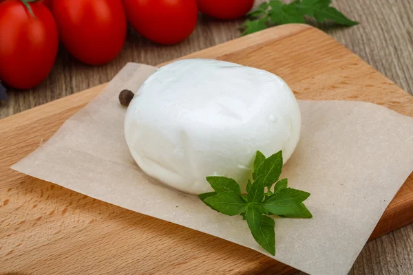 Yeşil Fesleğenli Mozzarella peyniri — Stok fotoğraf