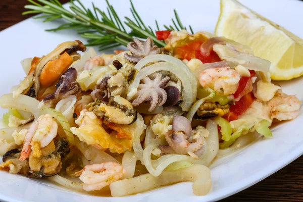Seafood cocktail med ost — Stockfoto