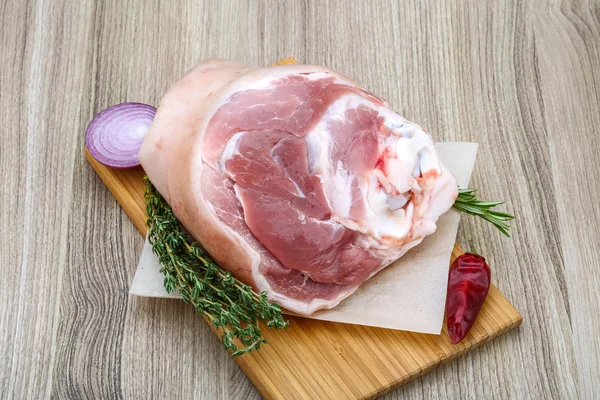 Raw pork knuckle — Stock Photo, Image