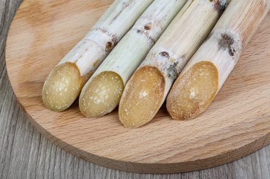 Olgun şeker çubukları