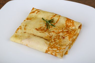 Et ile doldurulmuş krep