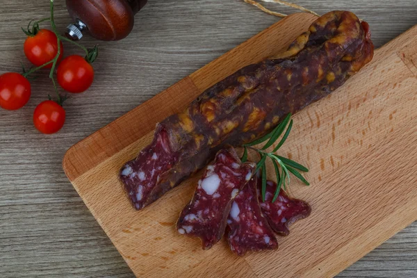 Salsiccia di salame con rosmarino — Foto Stock