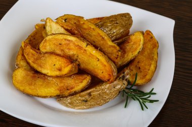 Biberiyeli kızarmış patates.