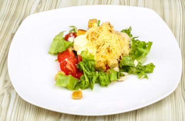 Tavuklu Sezar salatası