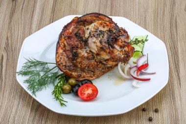 Kavrulmuş domuz diz