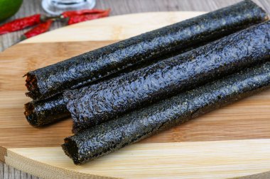 Deniz yosunu nori rulo