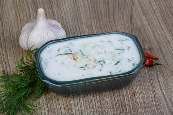 Cocina tradicional griega - Tzatziki — Foto de Stock