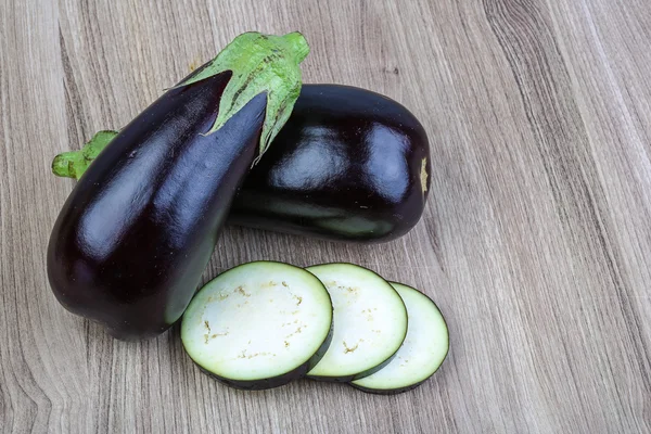 Fresh ripe Raw eggplant — Stock Photo, Image