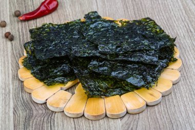 Nori deniz yosunu yaprak