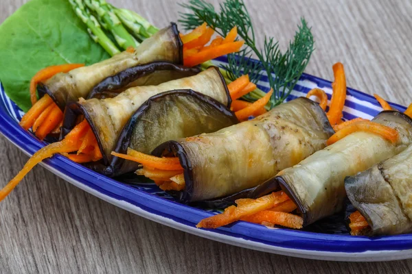 Rouleaux d'aubergines fraîches — Photo