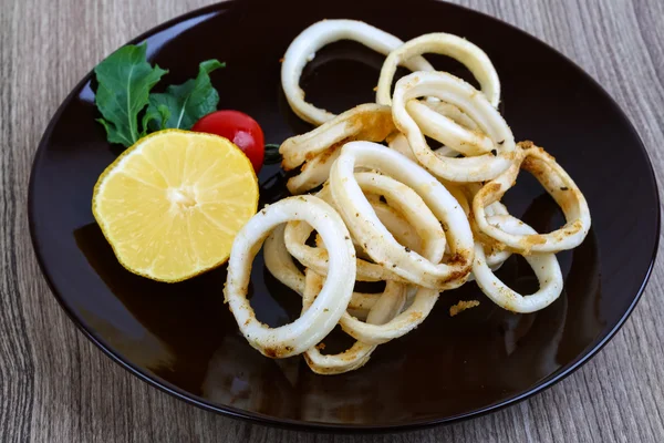 Gebratene Tintenfischringe — Stockfoto