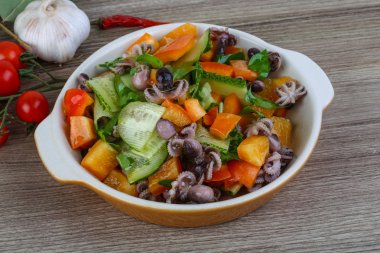 Ahtapot salatası ile cucmber