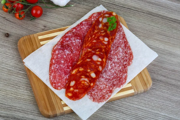 Kiełbasa salami z pietruszką — Zdjęcie stockowe