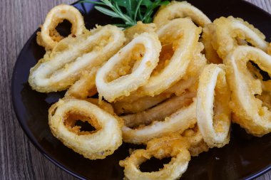 Tempura kalamar halkaları
