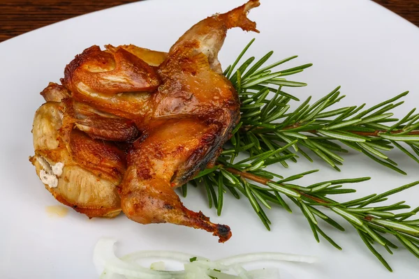 Grilled quail with rosemary — Stock Photo, Image