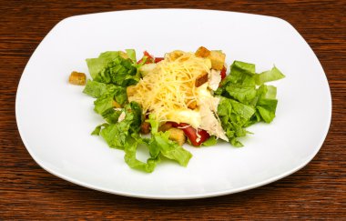 Tavuklu Sezar salatası