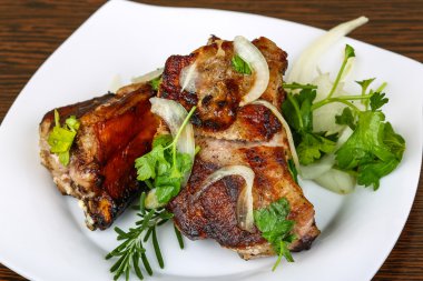 Izgara domuz pirzolası.