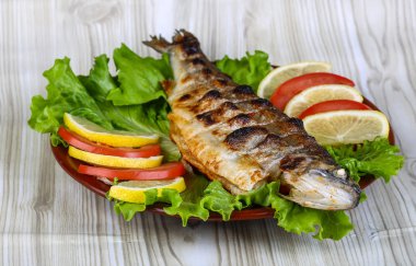 lezzetli kızarmış alabalık