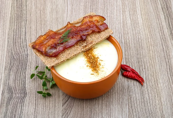 Sopa de queijo com bacon — Fotografia de Stock