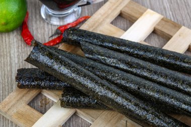 Deniz yosunu nori rulo