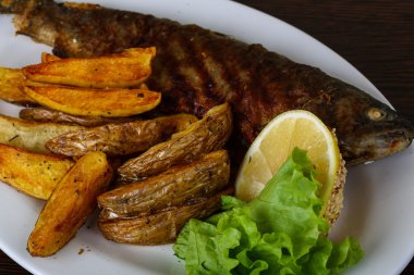 Patates ile Izgara Alabalık