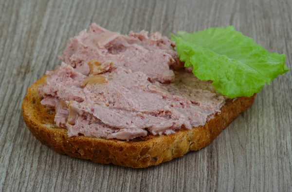 Pate sandwich dengan salad — Stok Foto