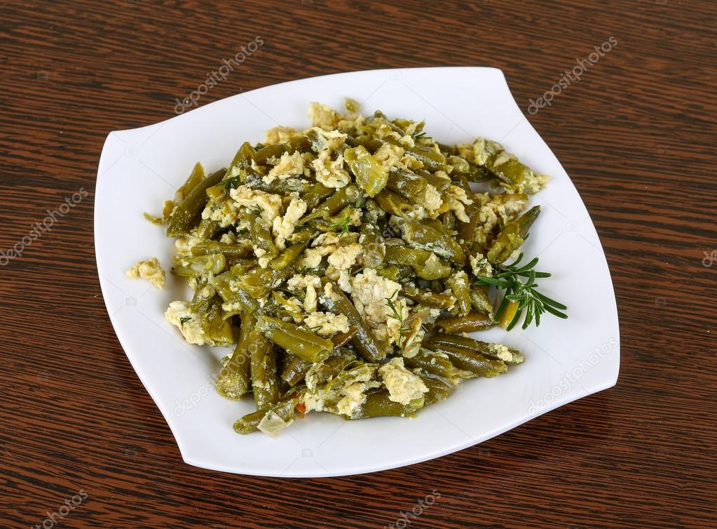 Roast green beans with egg