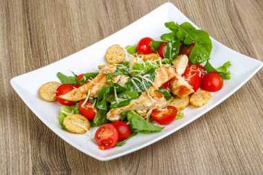 Tavuklu Sezar salatası