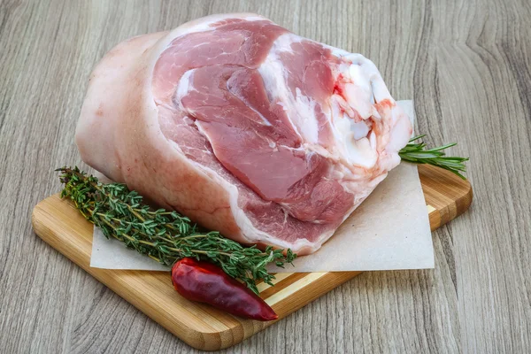 Raw pork knuckle — Stock Photo, Image